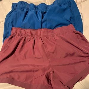 Set of 2 women’s athletic shorts with pockets